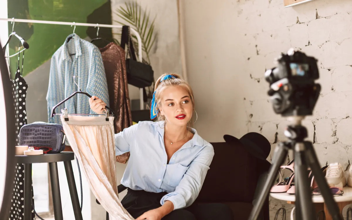 Kupovanje rabljenih oblačil je vse bolj priljubljeno