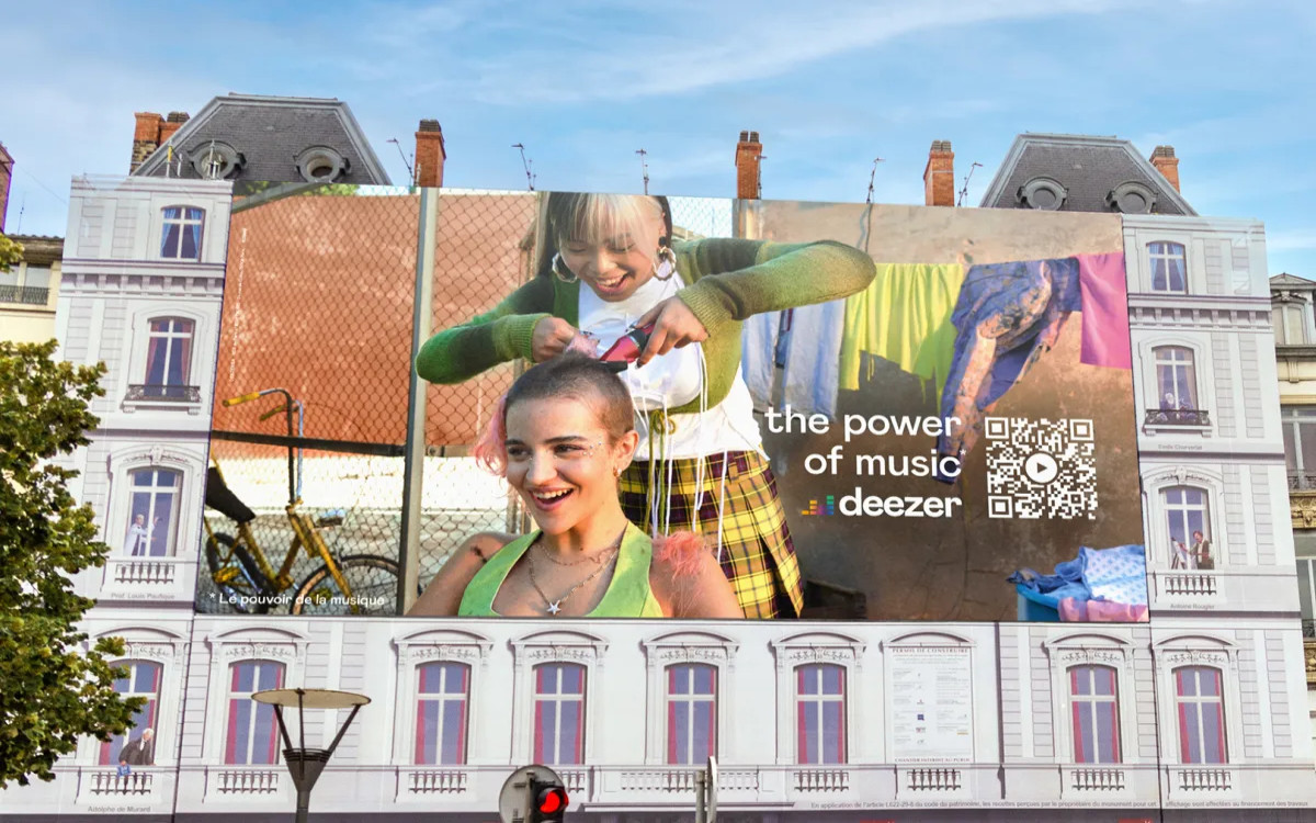 Deezer ustvaril plakate, ki jih mimoidoči lahko poslušajo