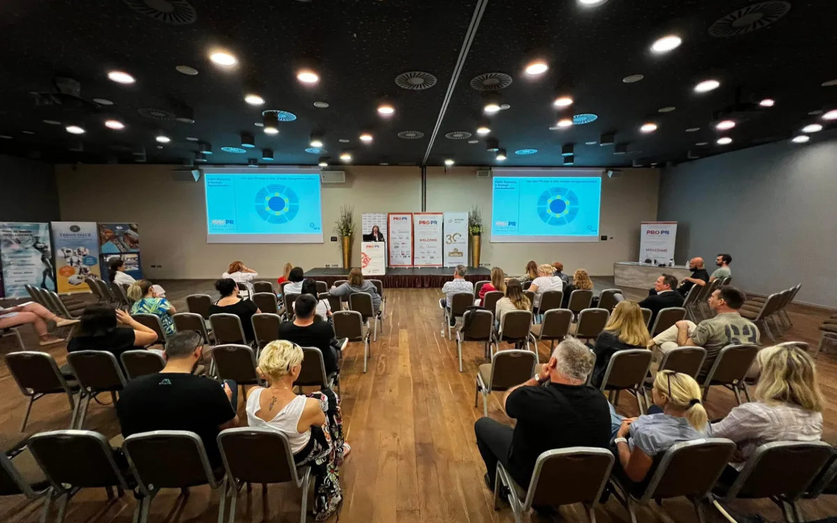 PRO PR:  povezovanje v gibanju