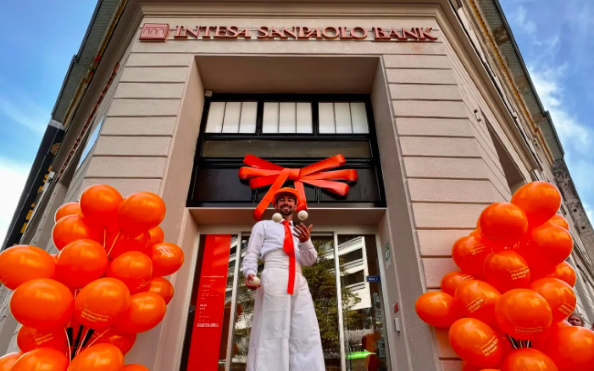 Intesa Sanpaolo Bank v Ljubljani odprla prenovljeno poslovalnico