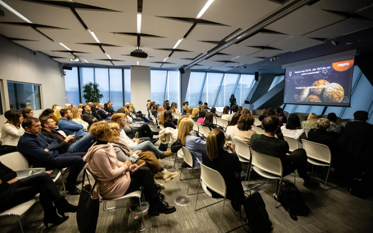 IAB Akademija: Borba za pozornost potrošnika se le še stopnjuje