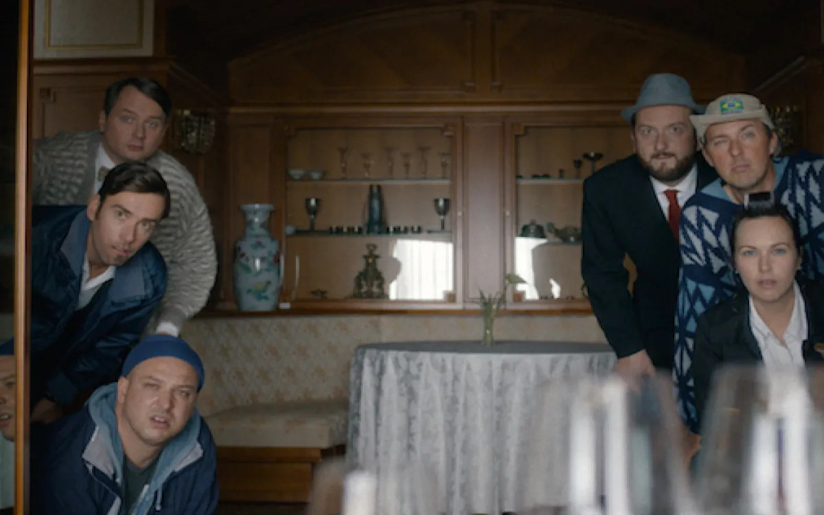 Pr'Hostar 2‰: Ura in pol zabavnega »eskapizma«