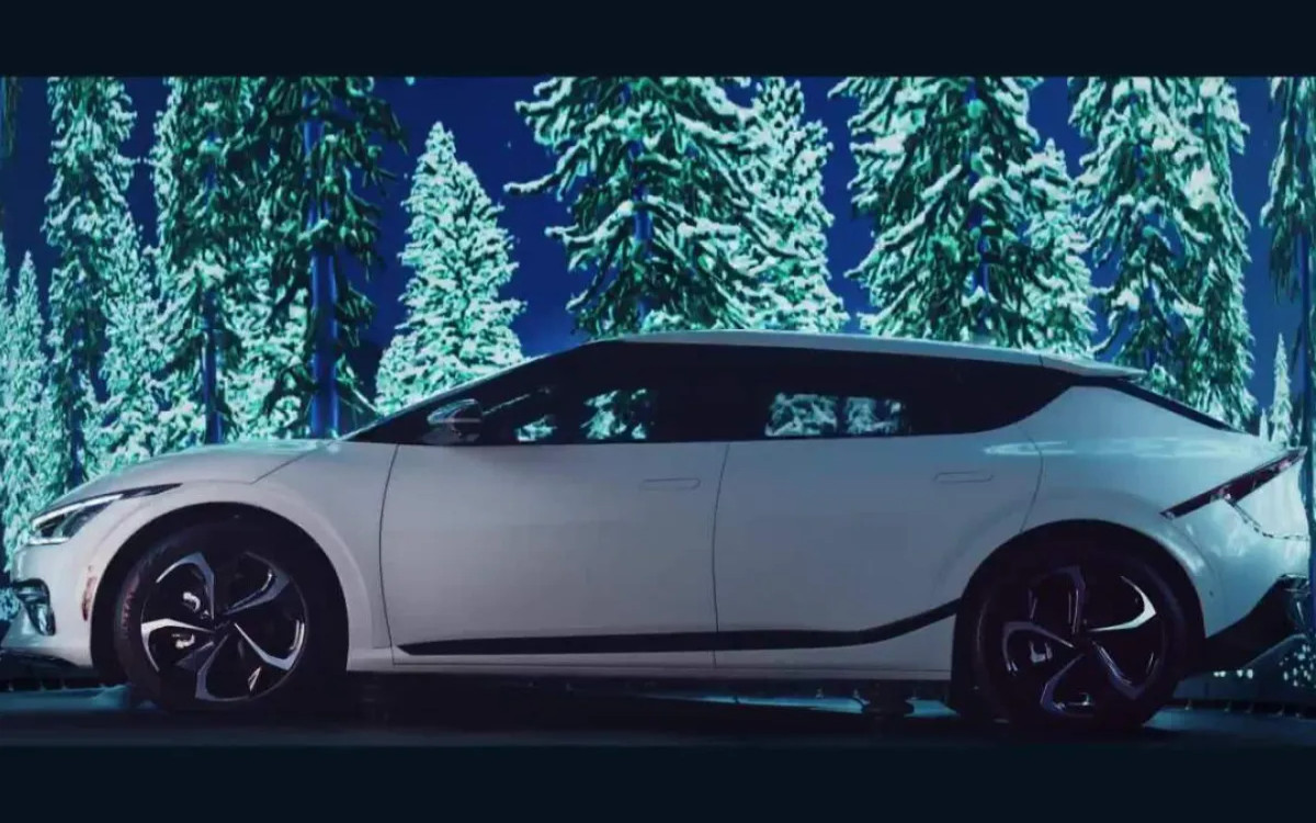 Kia popeljela otroke na Severni tečaj