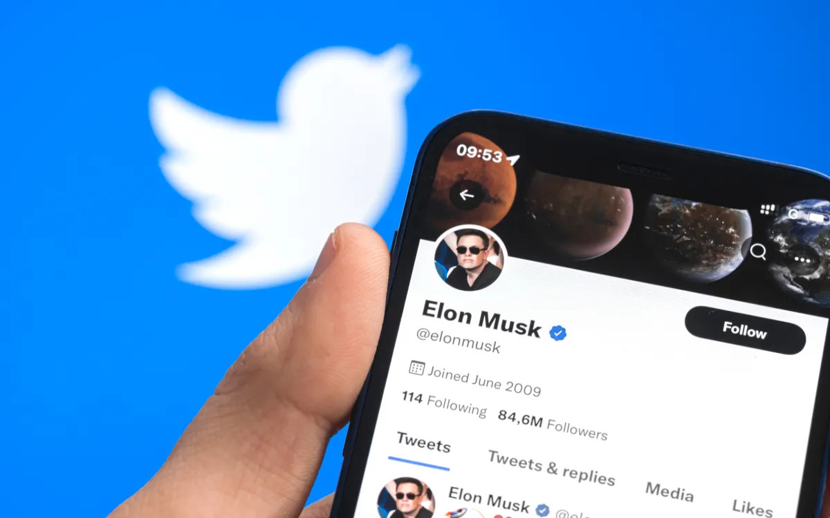 Twitter za zdaj še ohranja uporabnike kljub Muskovim spornim potezam 