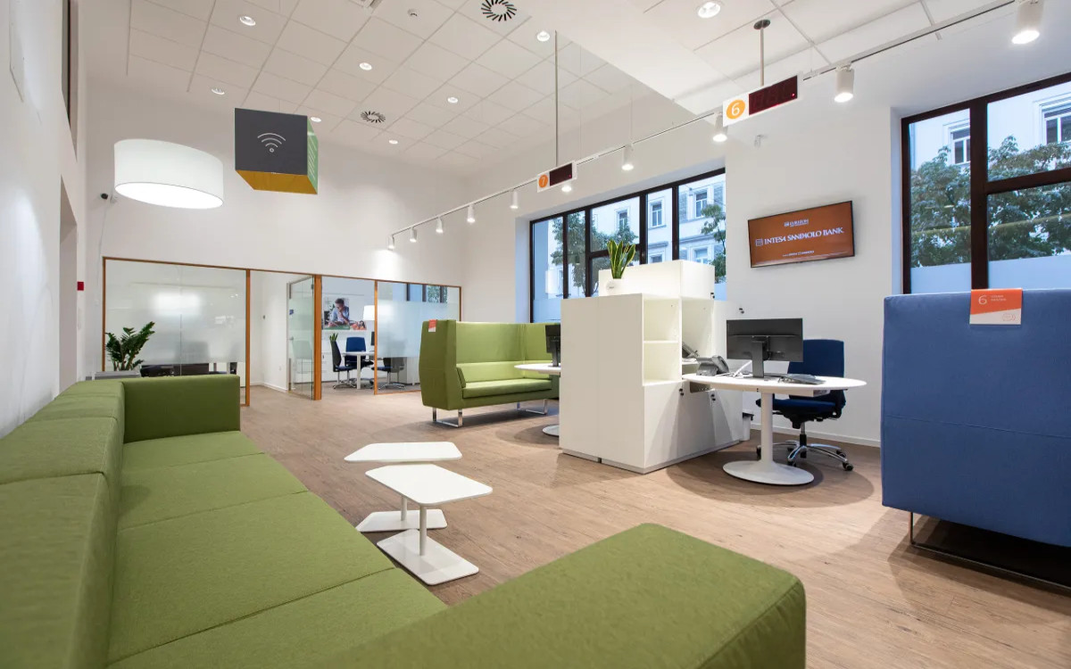 Banka na poti stalnega razvoja