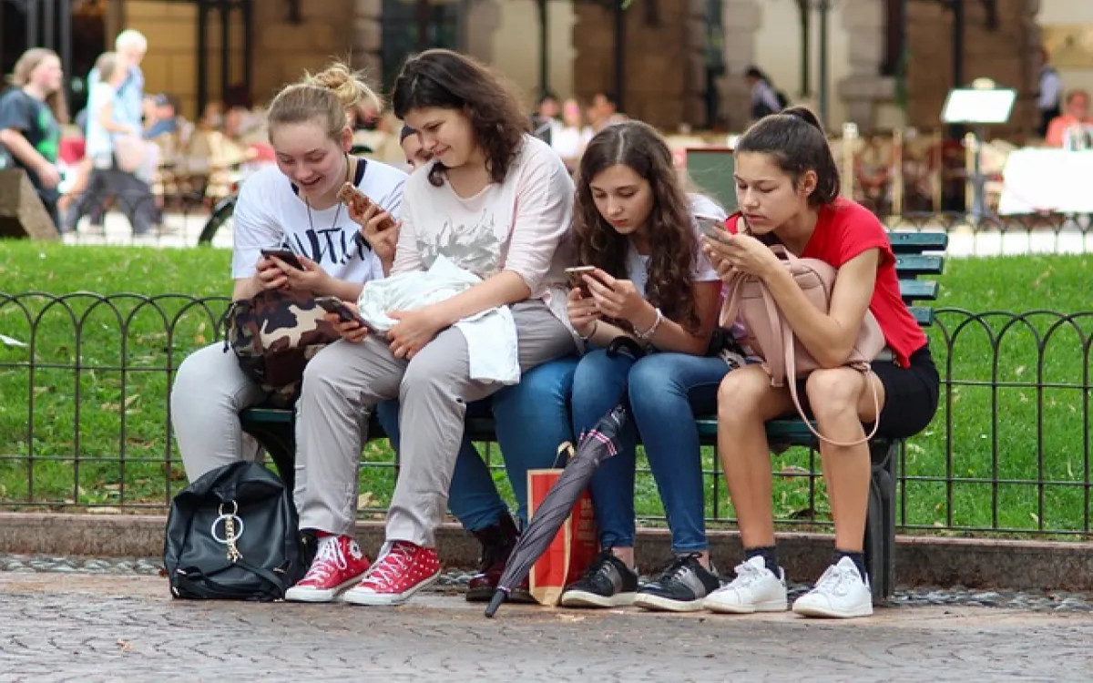 Čemu najstniki namenjajo največ časa in denarja?