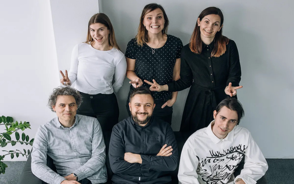 Agencija Aritmija: »Rojstnodnevna zabava še prihaja«