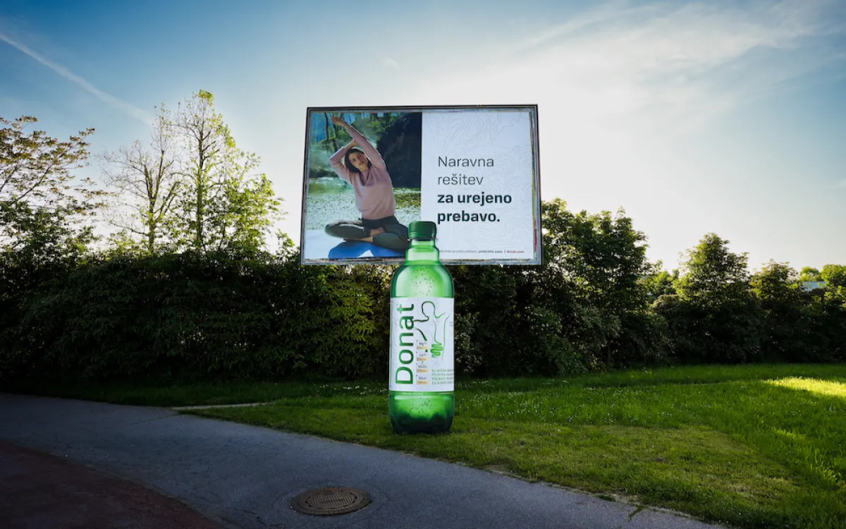 Obcestni plakati v obliki Donata