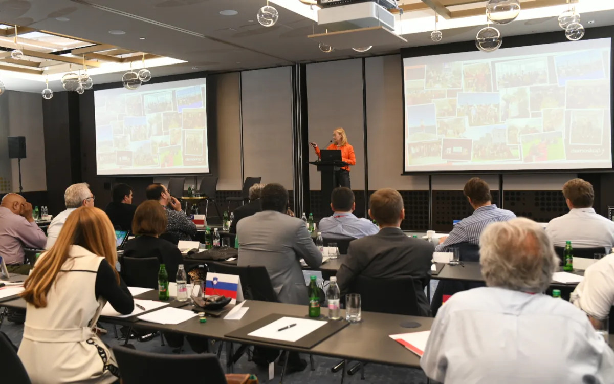 »Umetna inteligenca je zelo koristna, a za globino bomo vedno poskrbeli ljudje« 