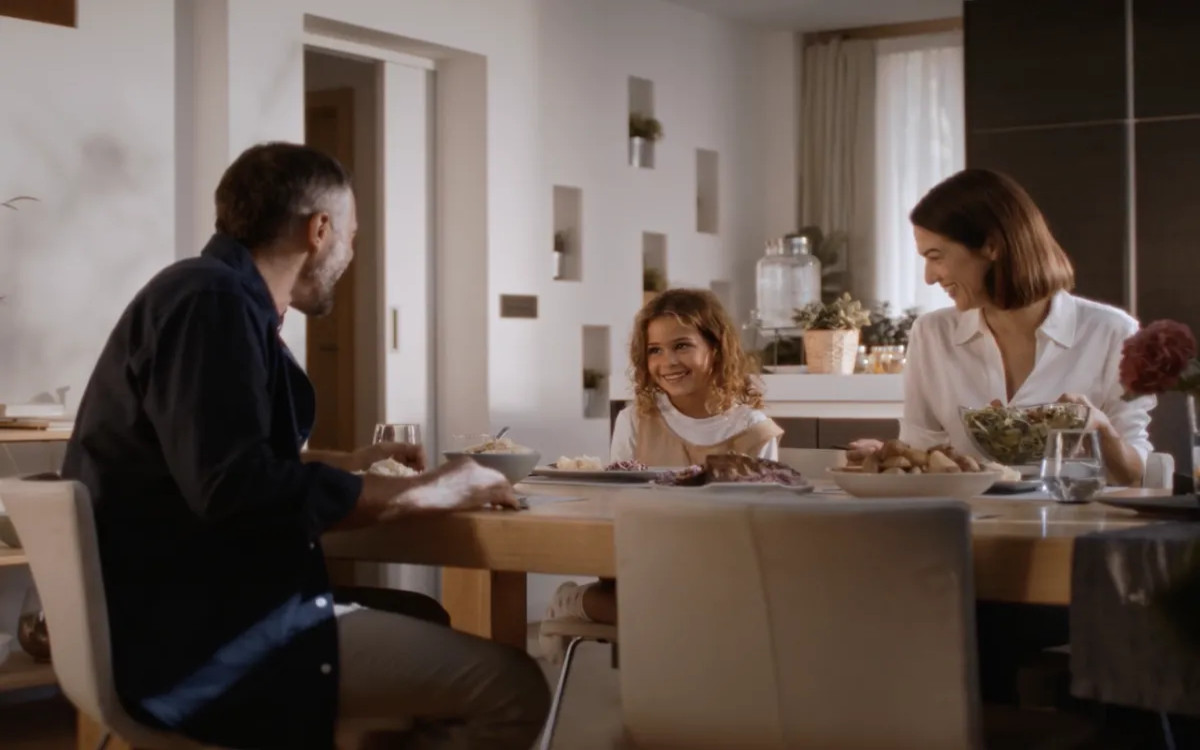 Tem Čatez in ključna vloga svetlobe