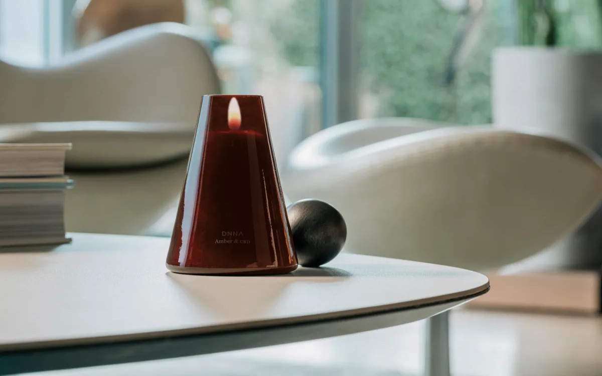 Sveče in difuzorji DNNA vključeni v razstavo muzeja Red Dot v Singapurju