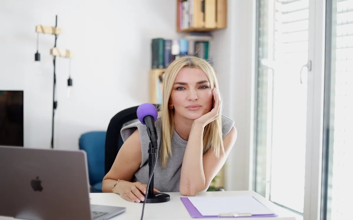 Podkasti kot orodje za osebno strokovno znamčenje direktorjev in vodstev podjetij