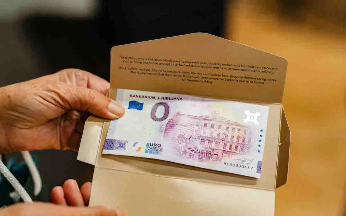 Javnosti predstavljen prvi spominski bankovec v Sloveniji