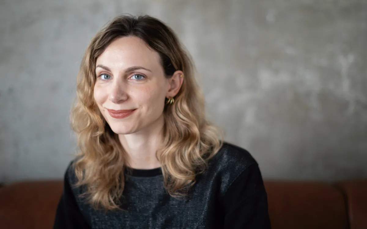 Studio Sonda z novo starejšo tekstopisko