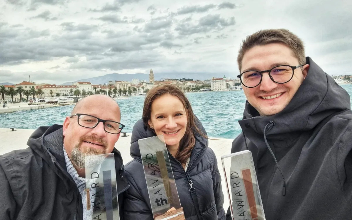 Tri regijska priznanja the! Award za NLB 