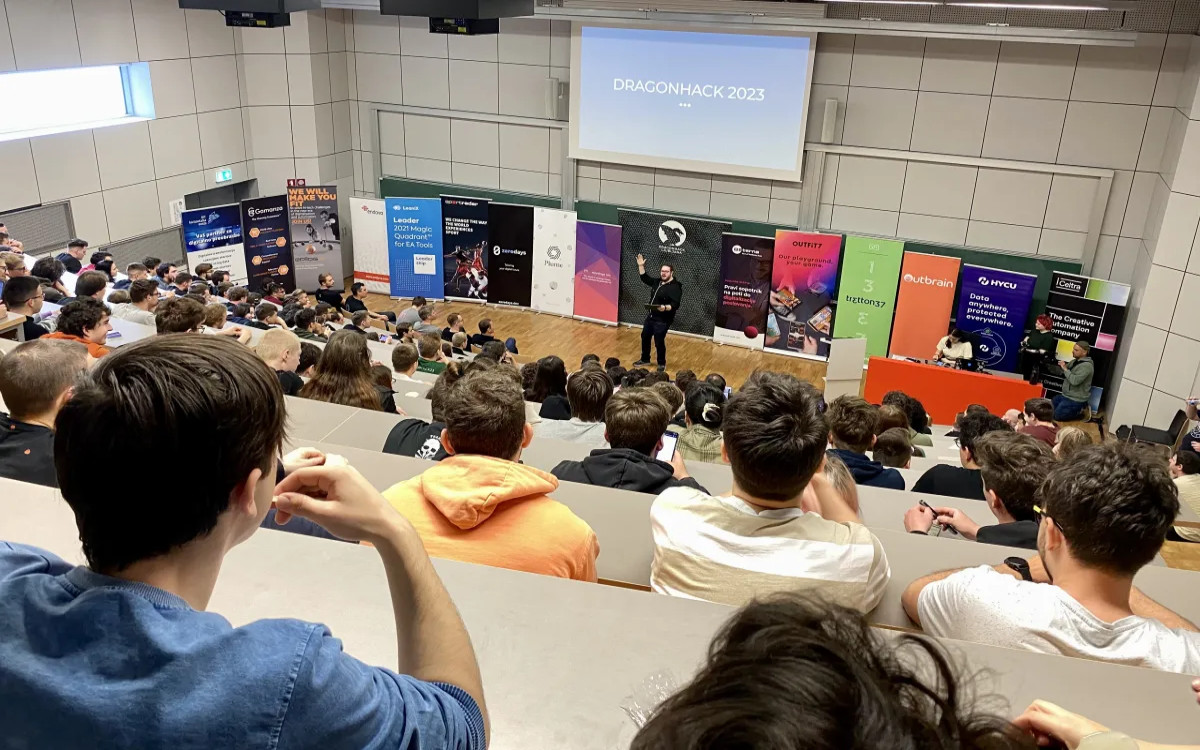 DragonHack 2024: Deset let povezovanja, inovacij in mladih talentov