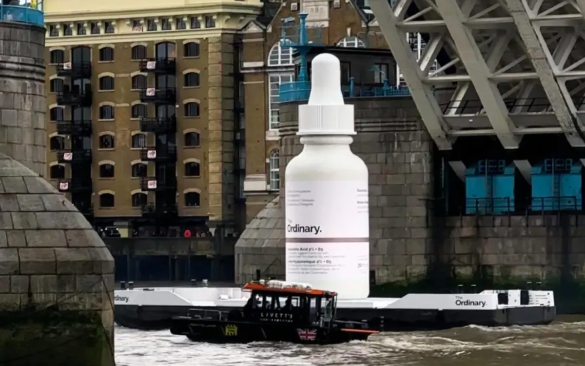 The Ordinary presenetil Londončane