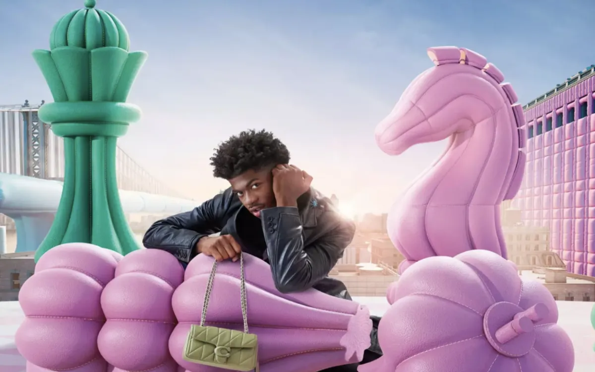 Blagovna znamka Coach združila virtualne vplivneže z resničnimi zvezdniki