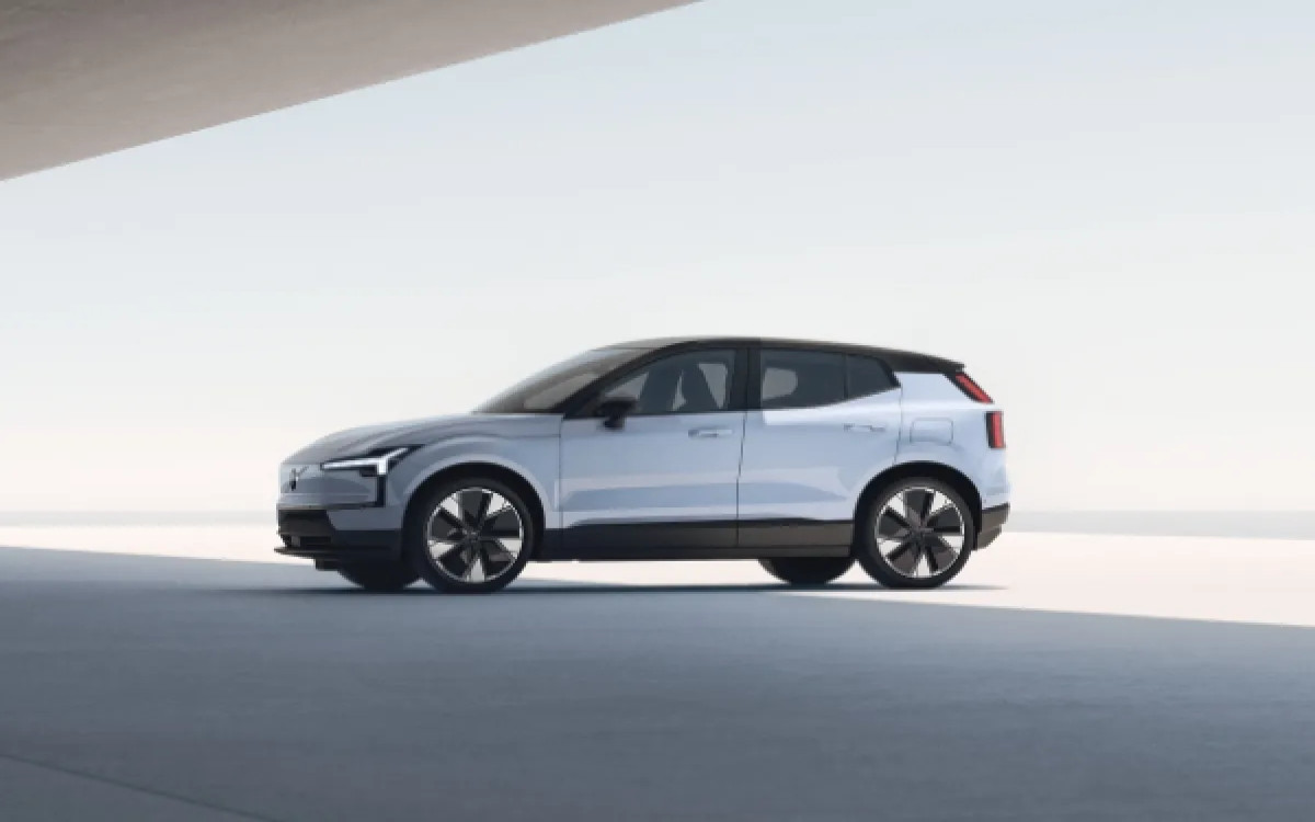 Med prvimi testirajte novi električni Volvo EX30 