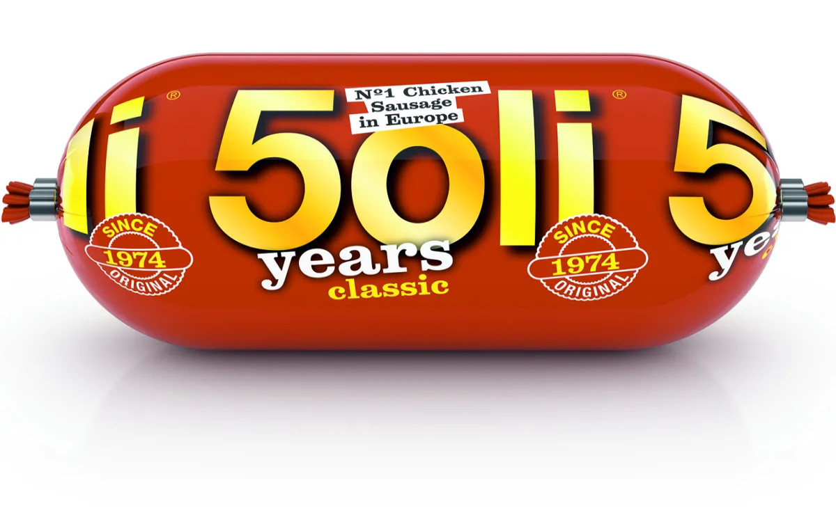 Poli v rojstnodnevni preobleki 