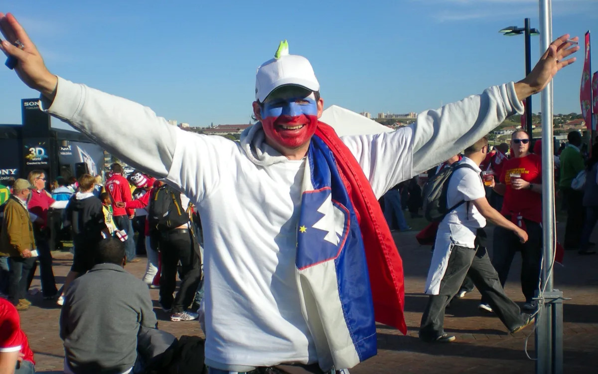 Hofer: Kdor ne skače, ni Sloven'c – auč, boli!