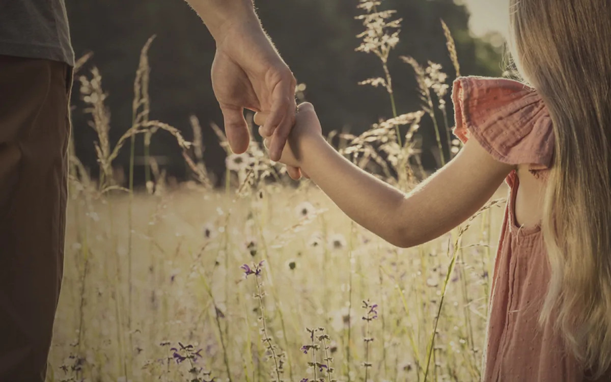 Z roko v roki nismo nikoli sami