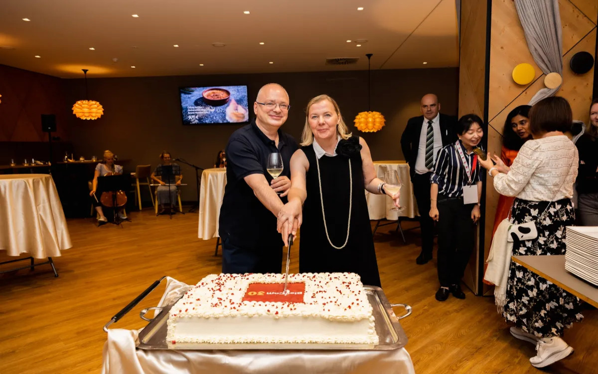 BledCom: Odnosi z javnostmi in dobro počutje