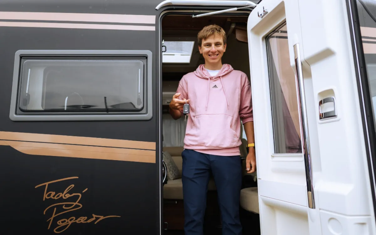 CARTHAGO, TADEJ POGAČAR IN HITRADIO CENTER: ZMAGOVALNA TURA