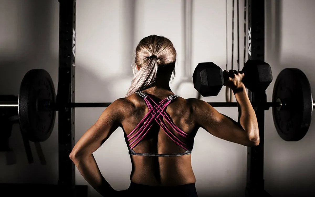 Iz revije SaMMozavestno: »Za uspešnega osebnega trenerja še zdaleč ne zadostuje en vikend tečaj in lepo oblikovano telo«