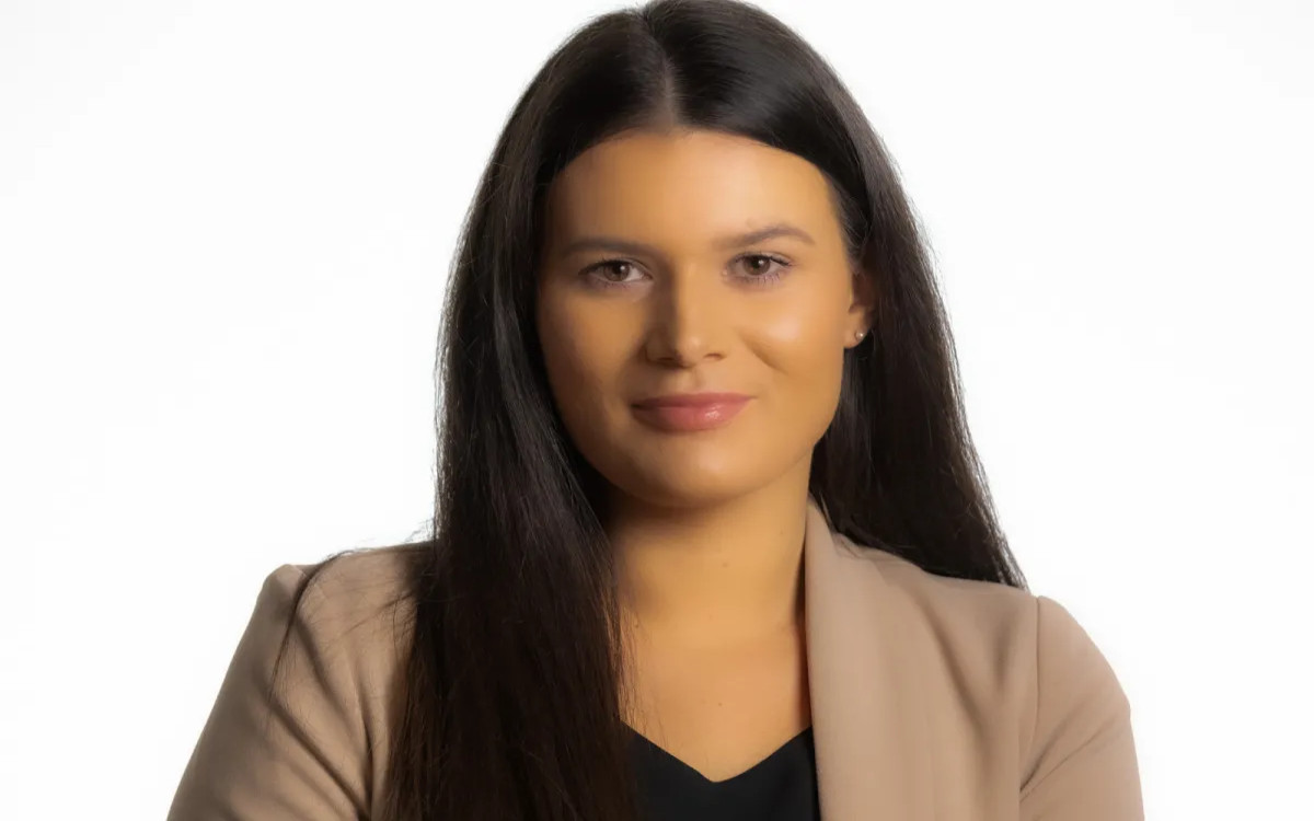 Eva Škedelj iz Httpoola v Flat Circle