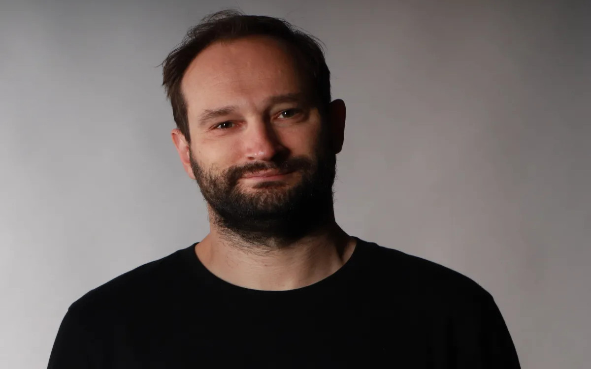 Peter Zabret odslej »internavt«