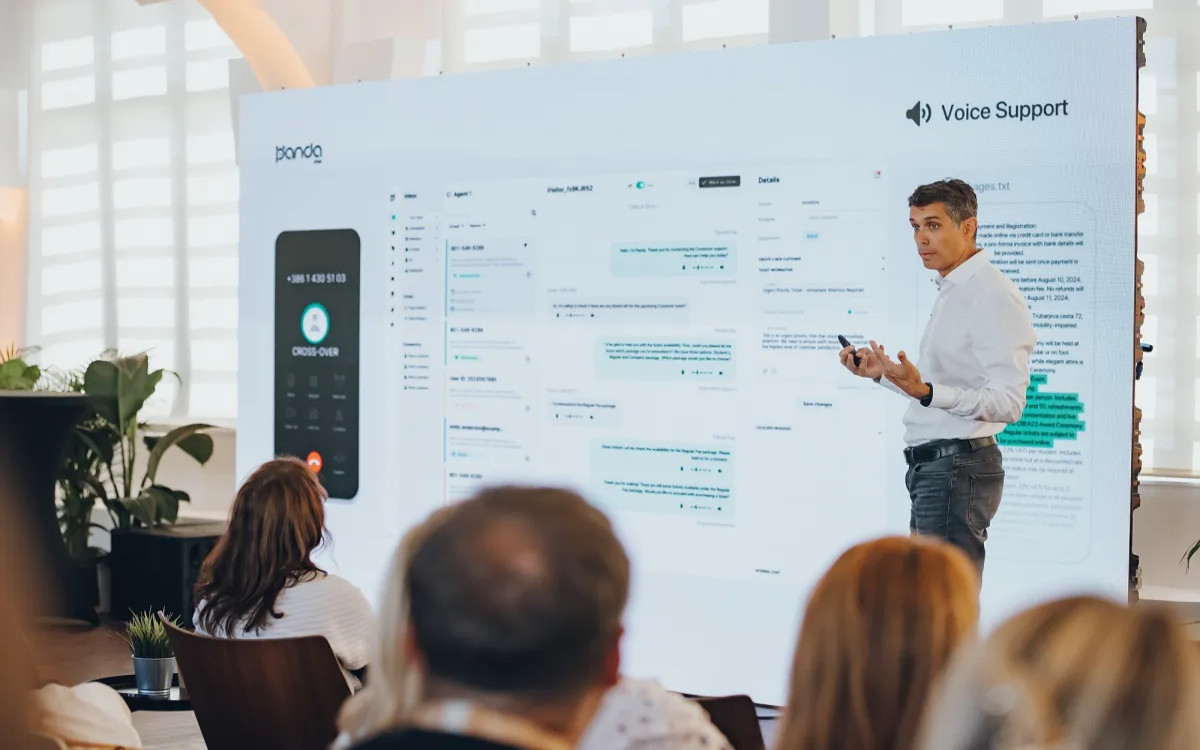 MM-ova izjava tedna: »Umetne inteligence se ne smemo bati«