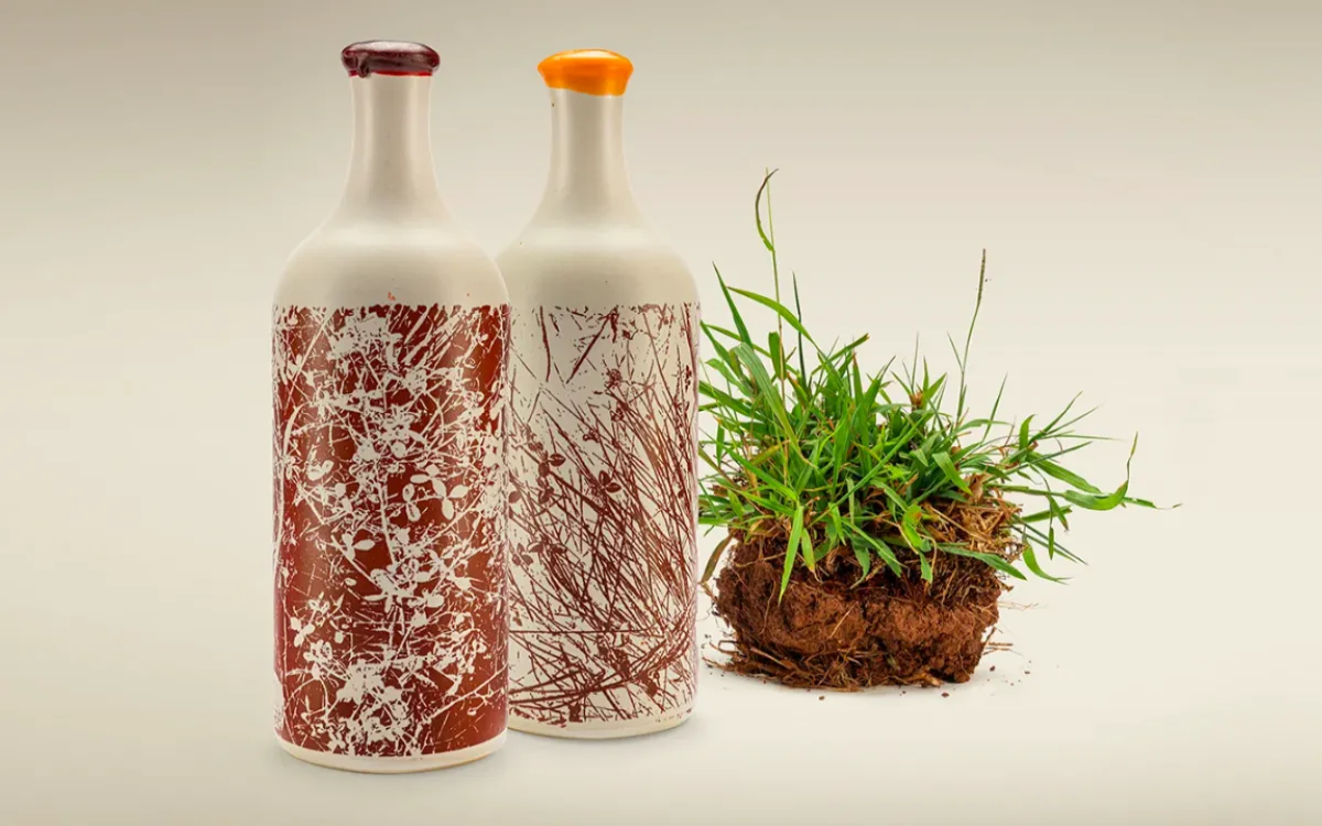 »Surovo vino« v prav posebni embalaži 