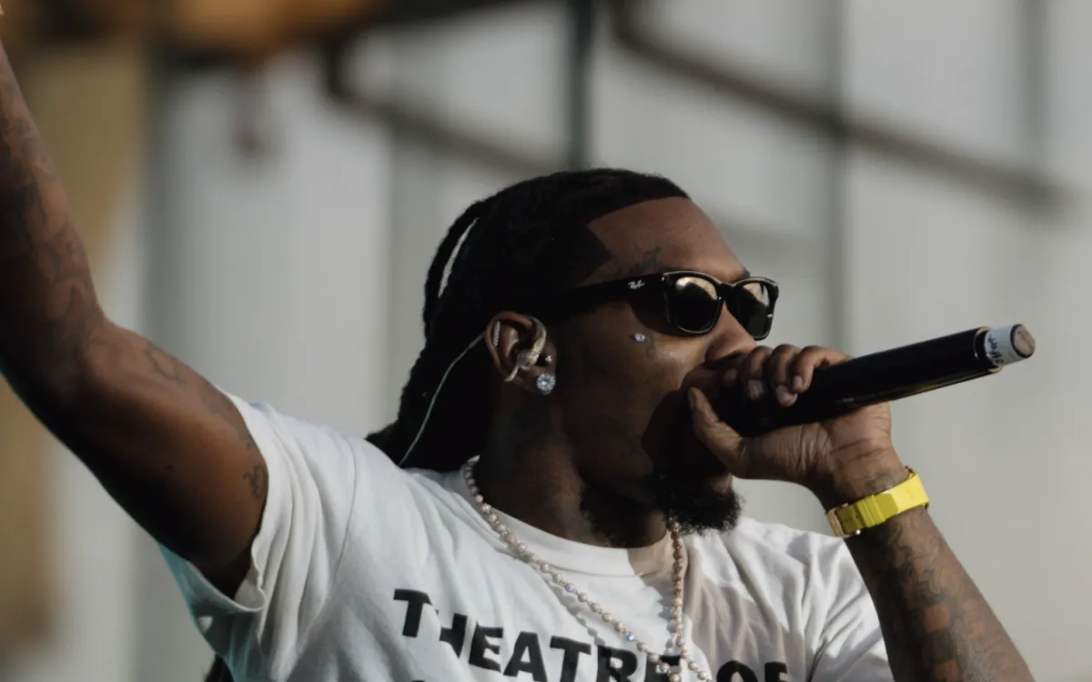 Metina pametna očala razkrivajo osebne podatke mimoidočih