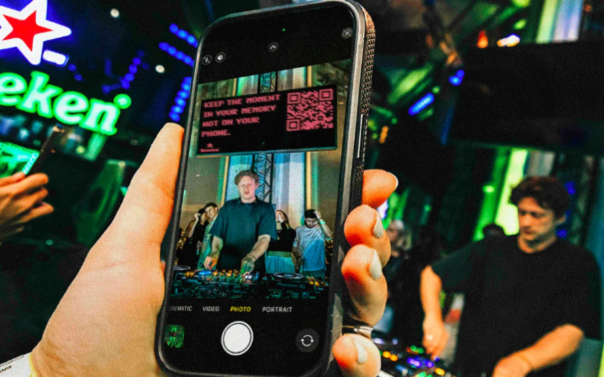 Heineken poziva: »Uživajte v trenutku, pozabite na telefone!«