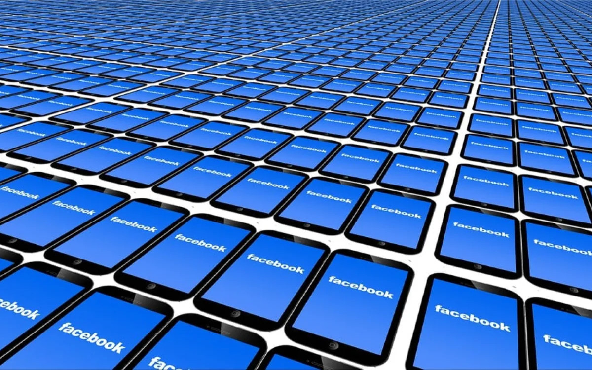 Facebook še vedno kralj družbenih omrežij