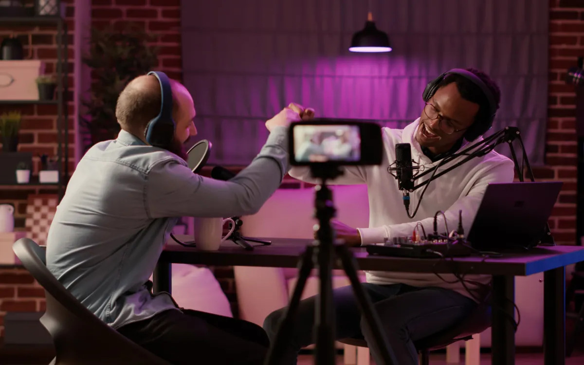 WARC: Podkasti vse močnejši, a kje so oglaševalci?