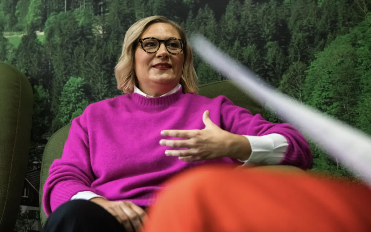 Strastna reševalka komunikacijskih enačb 