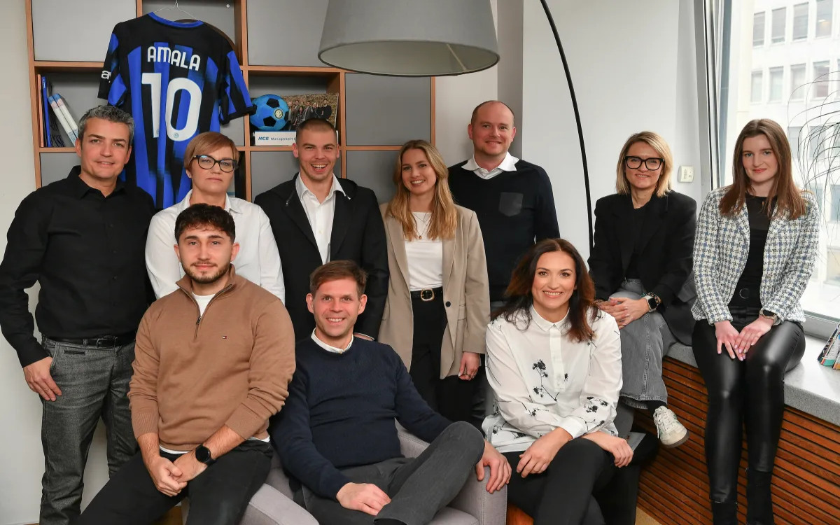 20 let podajanja pravih informacij ob pravem času 