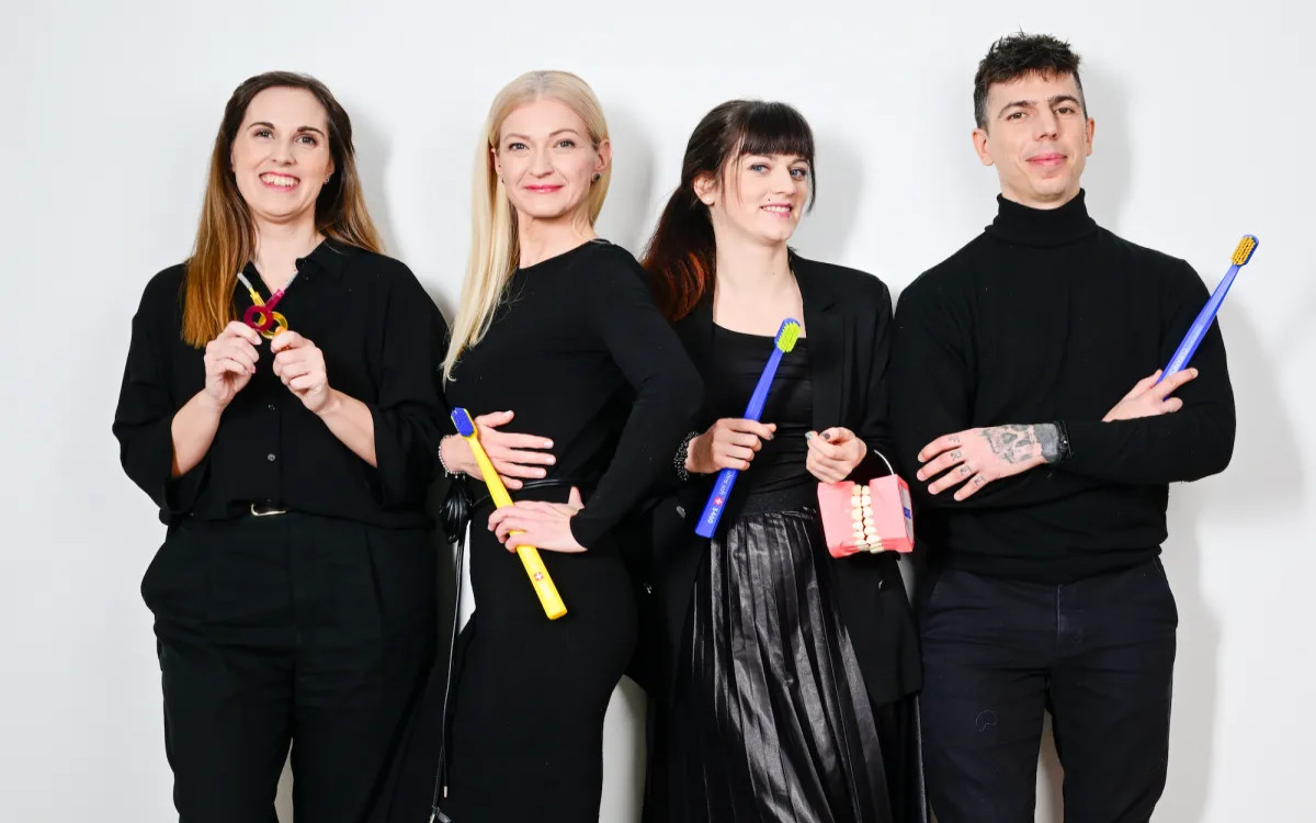 Majhna, a usklajena ekipa, ki marsikomu odpre (in ne zapre) usta