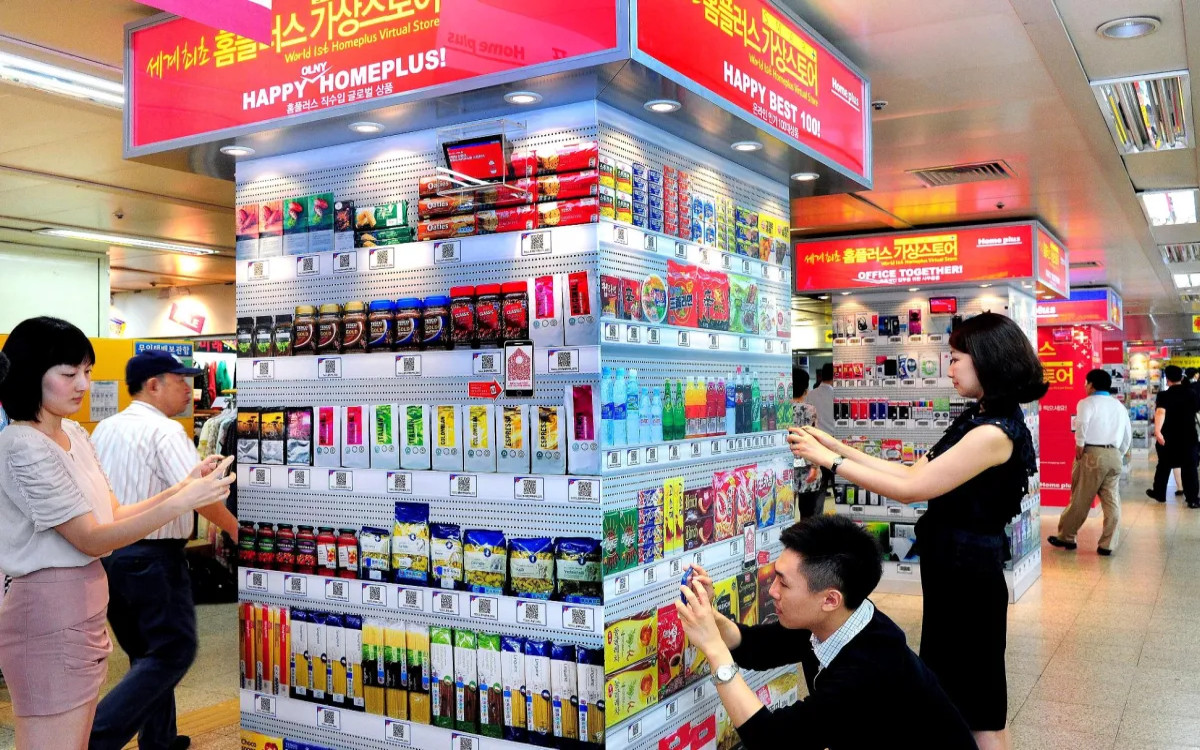 Sinergija fizičnega in digitalnega v sodobni trgovini