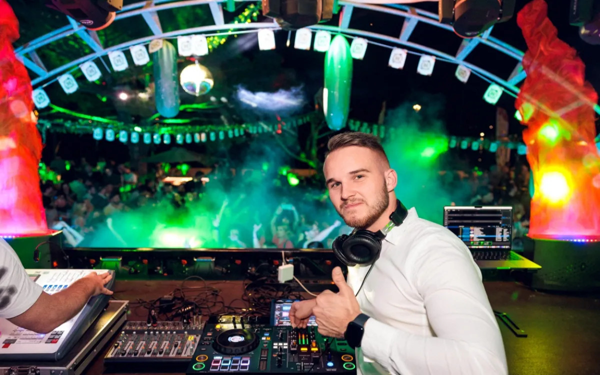 Izvor simbola za »všečkanje«