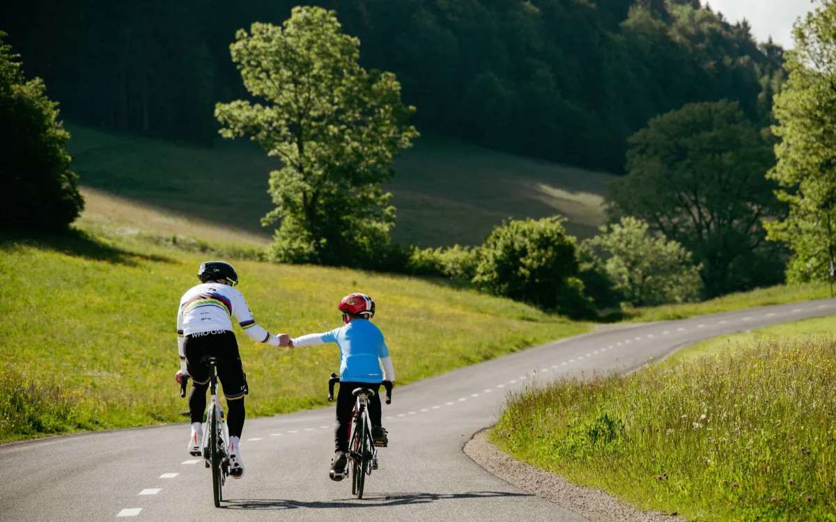 Tadej Pogačar v novi kampanji za Jano: »Začuti svoj jaz«