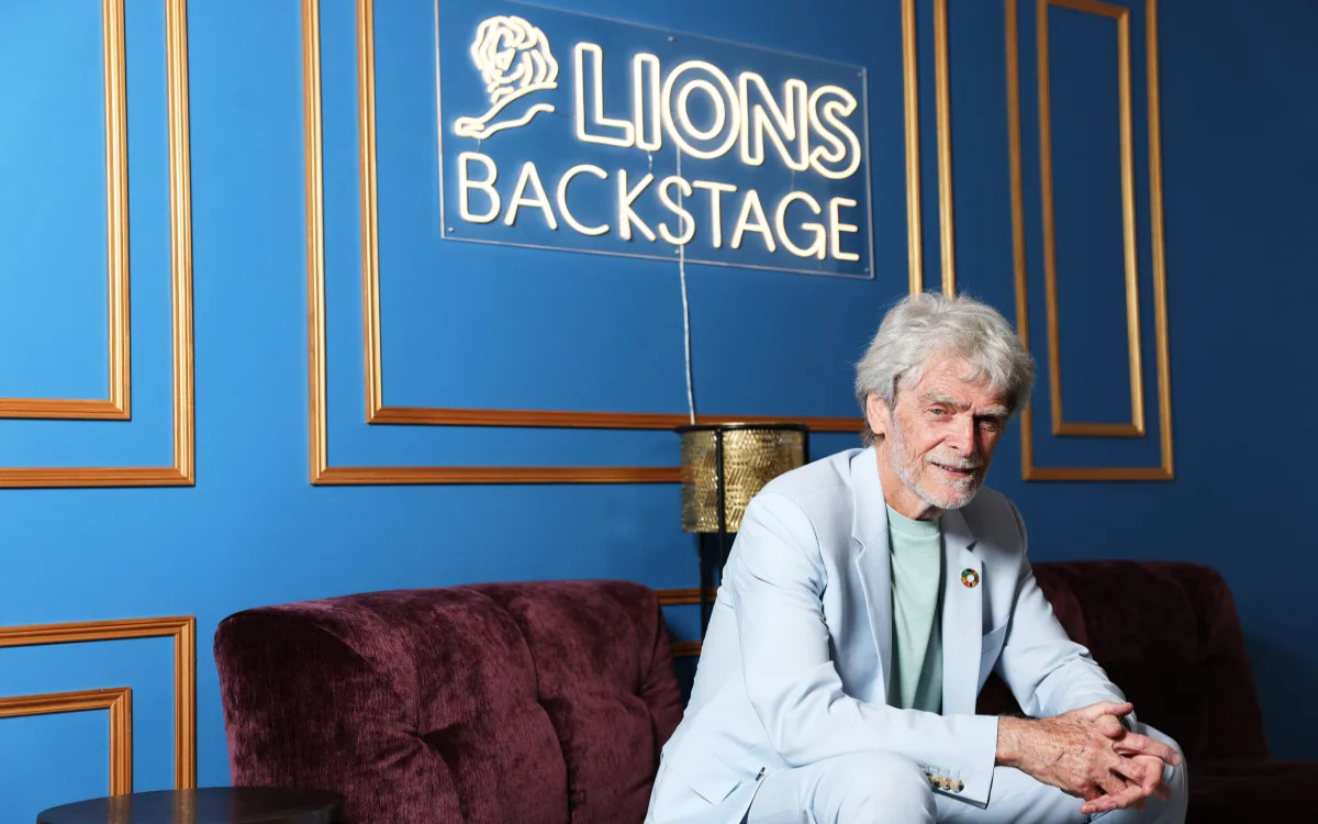 John Hegarty: »Denar ima glas, a nima duše«