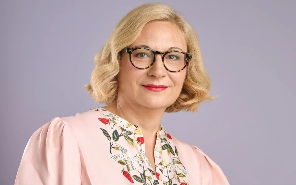 Ko komunikacija razkrije vodjo: od hudičevke v Pradi do zanikanja v krizi