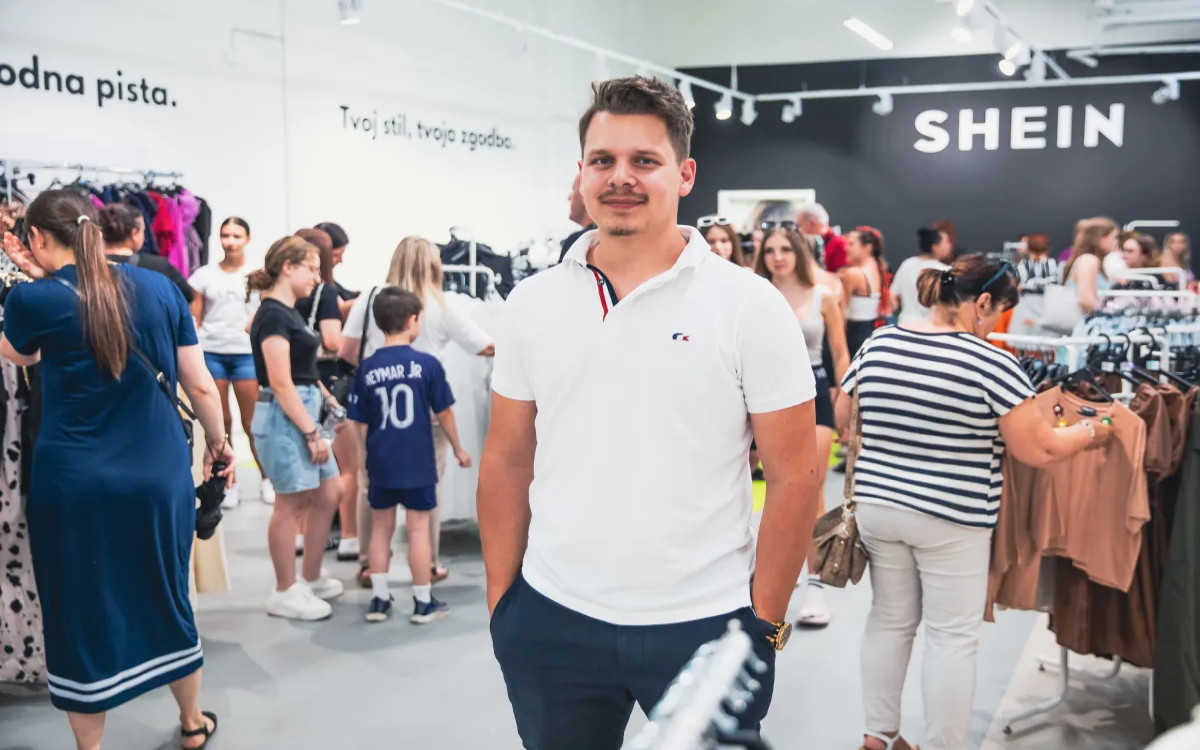 »Ime Shein pritegne veliko pozornosti.«