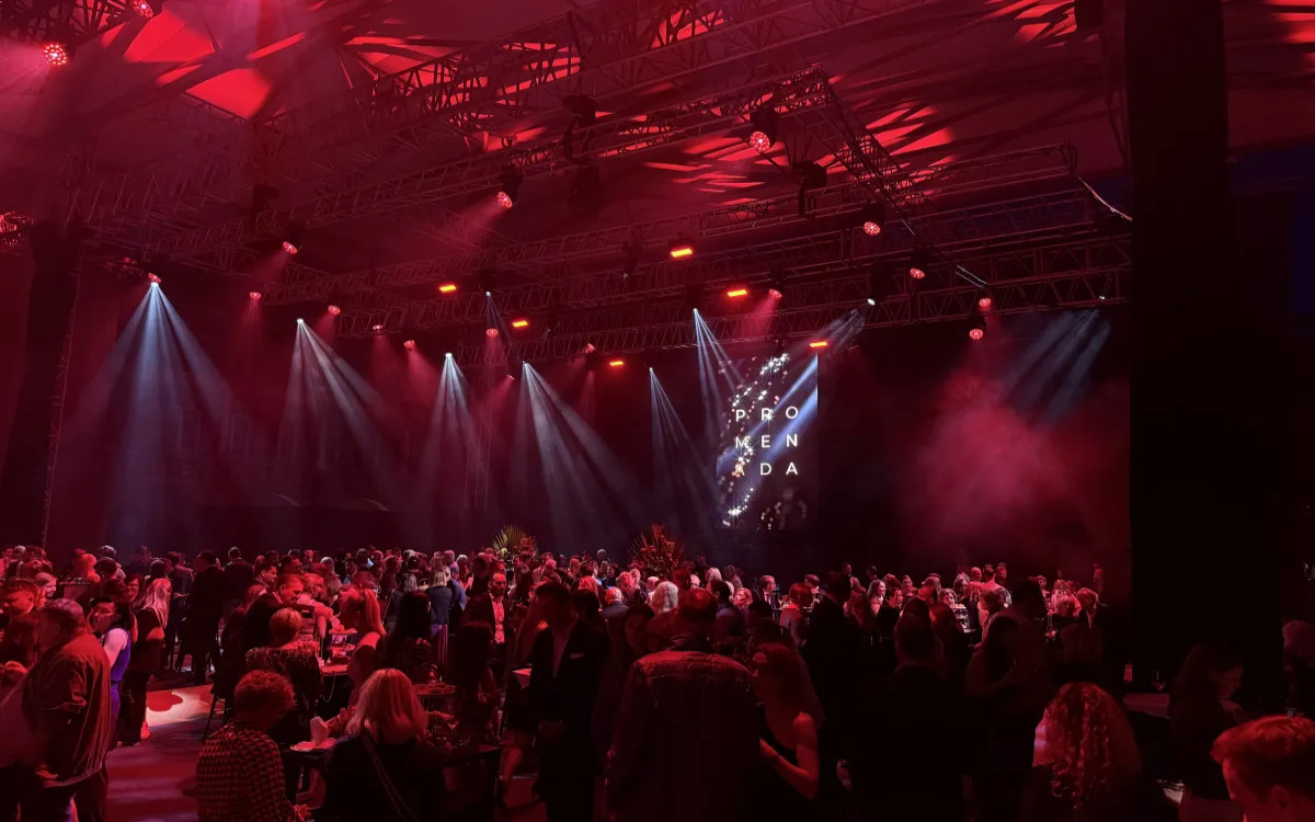 PoročaMMo s POP Promenade