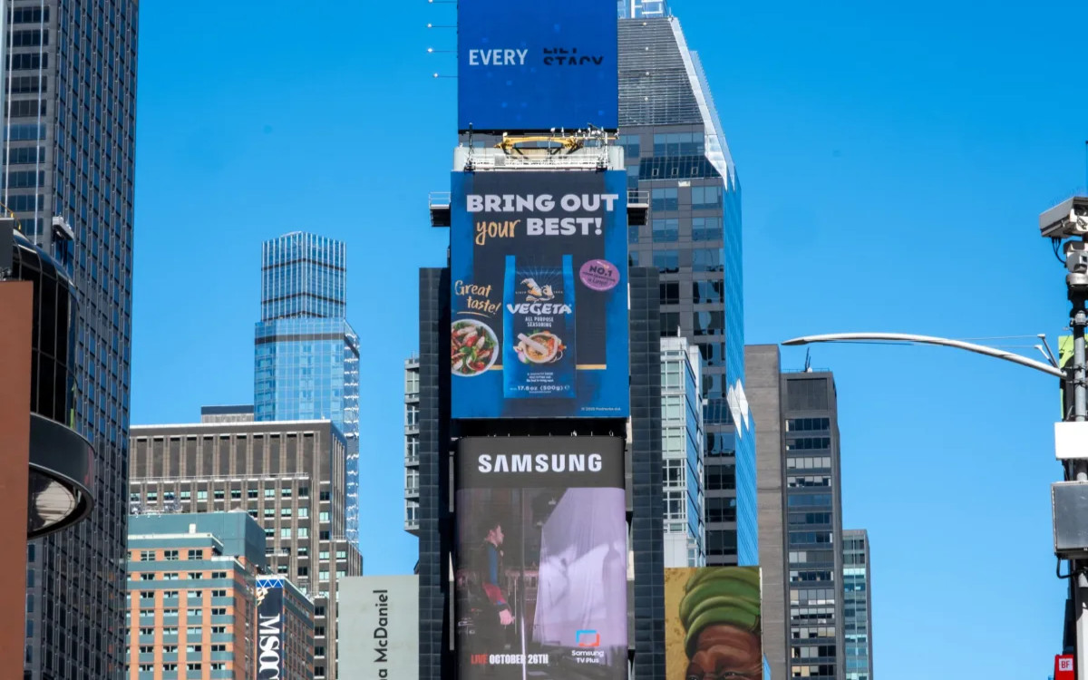 Vegeta na Times Squareu 