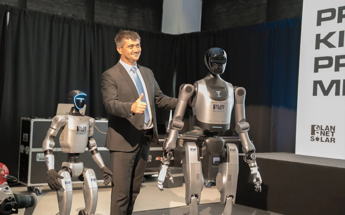 Plan-net vstopa na področje robotike