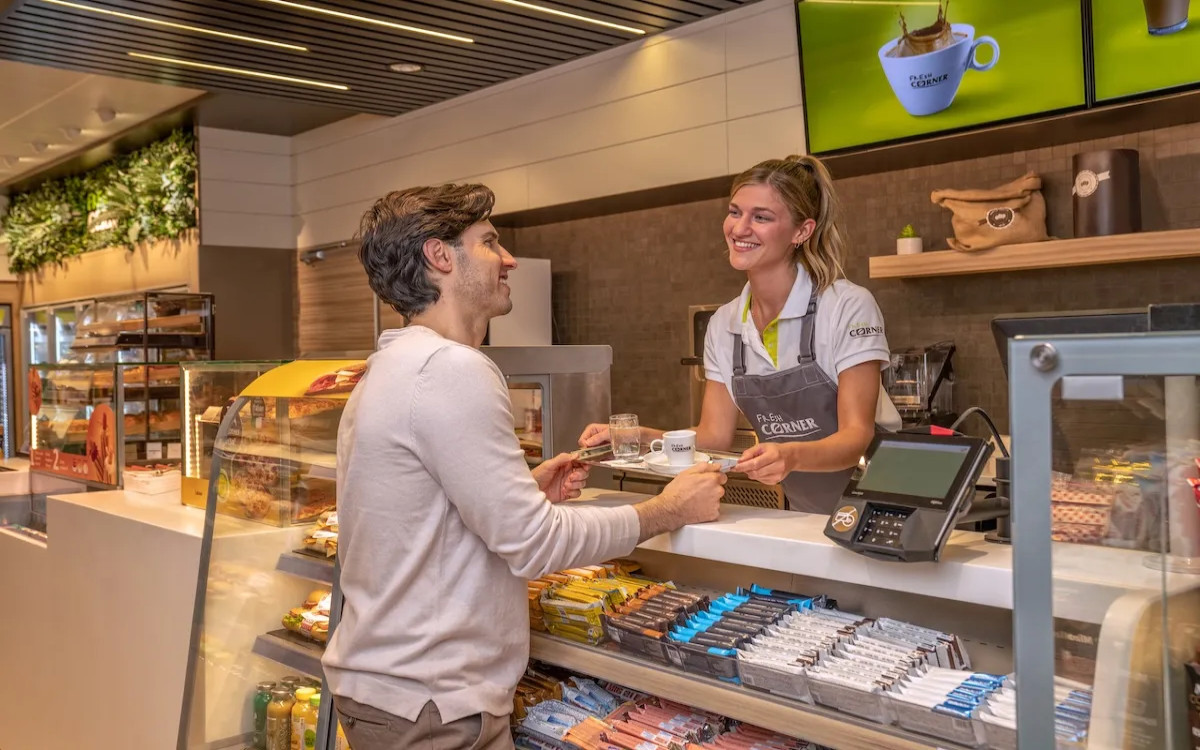 Fresh Corner že deset let vabi k osvežitvi med potjo